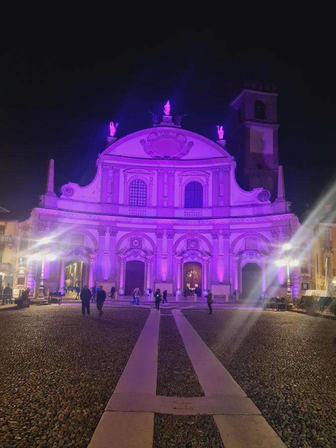 La Casa Di Ida Intero Appartamento Vigevano Buitenkant foto