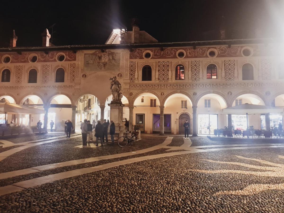 La Casa Di Ida Intero Appartamento Vigevano Buitenkant foto